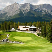 Silvertip Golf Resort features 600 feet of elevation change, including plenty of it on the par-4 18th hole ( B. Tucker )